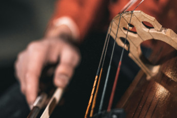 Instrument